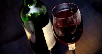 Comment bien servir le vin pendant une fête ?
