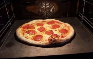 Comment assombrir la pâte à pizza ?